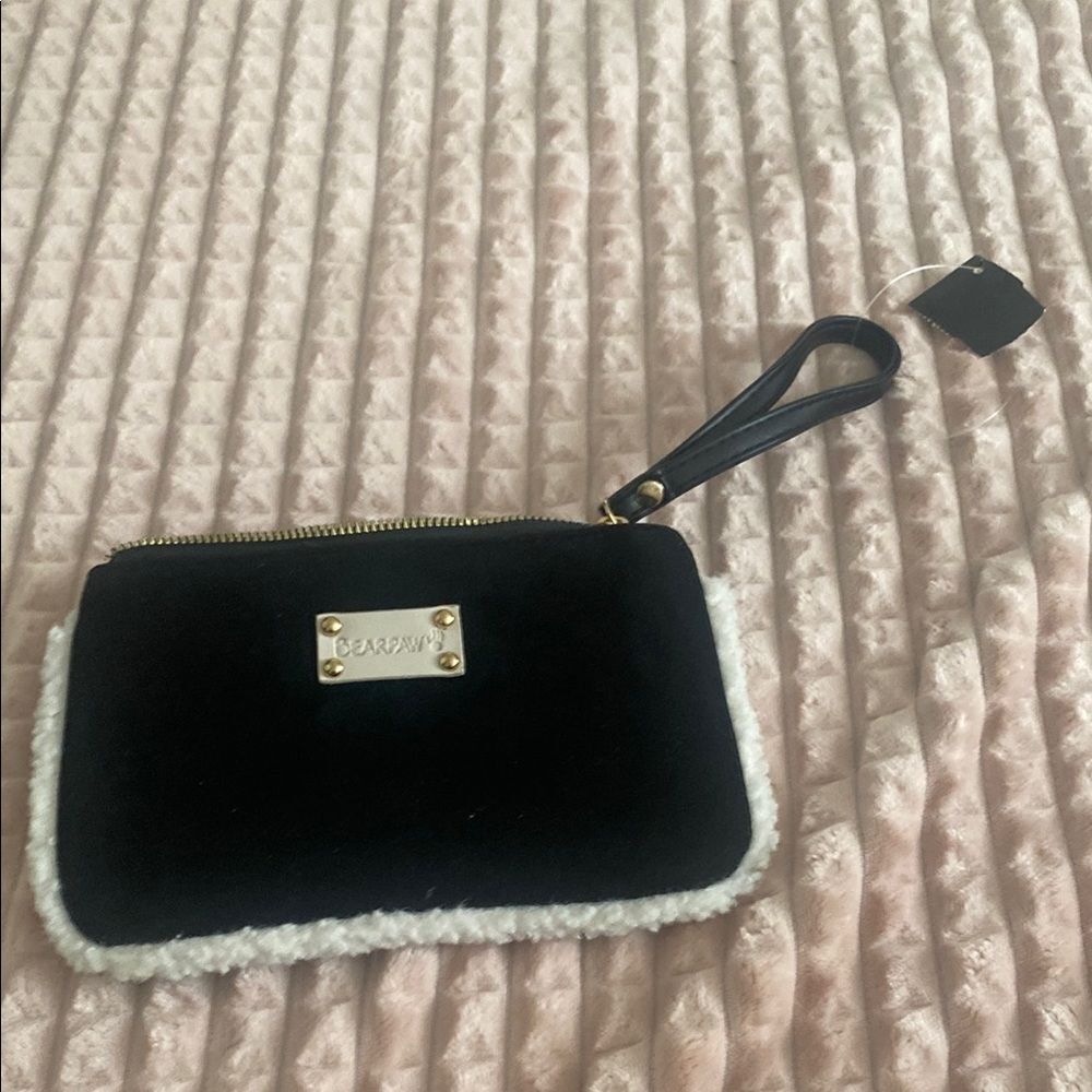 COPY - Black and White Bearpaw Women's Wristlet
